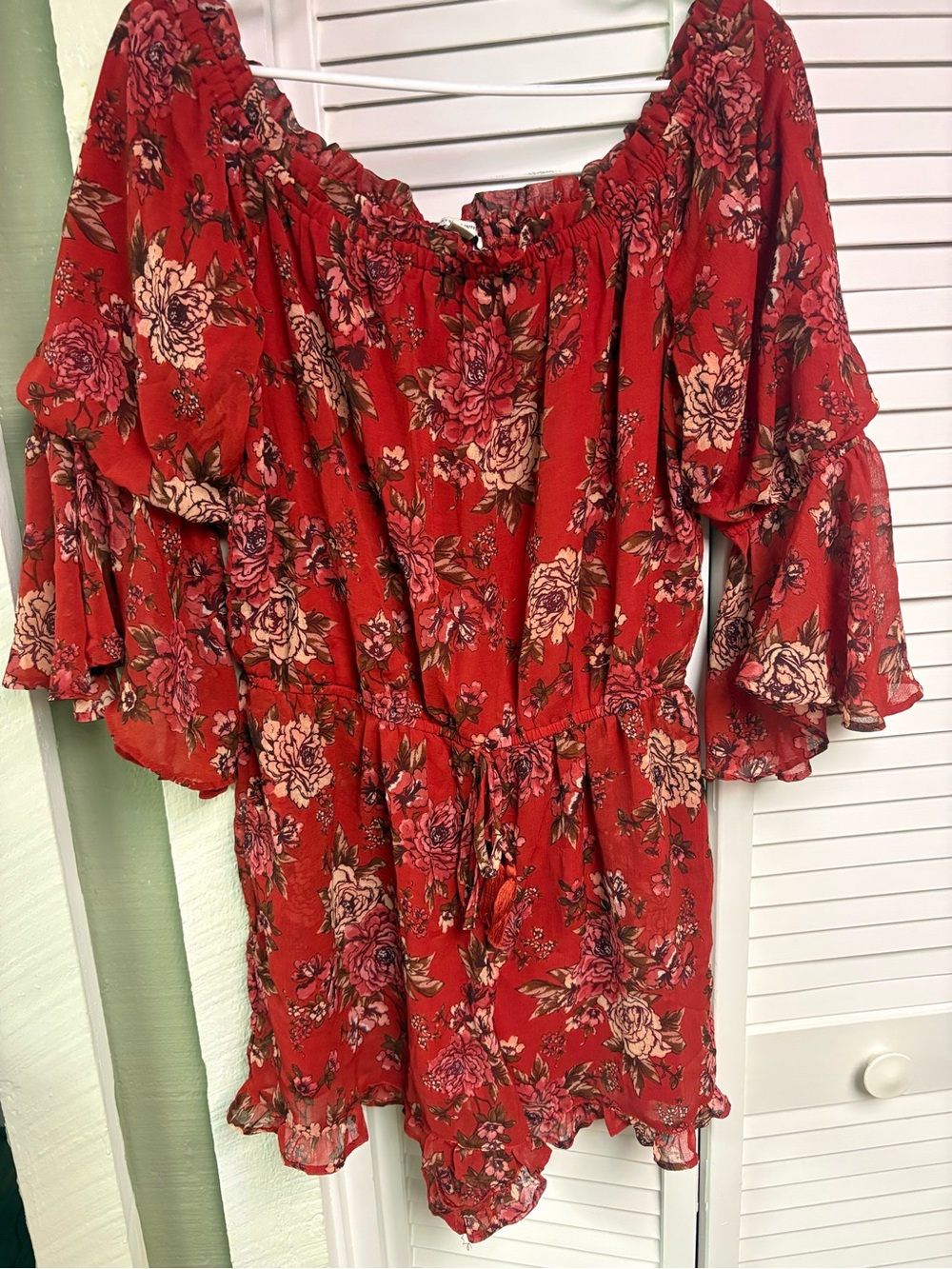 American Eagle Red Floral Off-Shoulder Women’s Romper